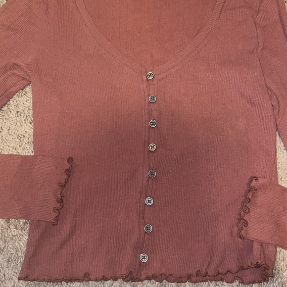 American Eagle Outfitters Rust Red Button Down Ruffle Trim Crop Top - Sz Medium. - Picture 3 of 5